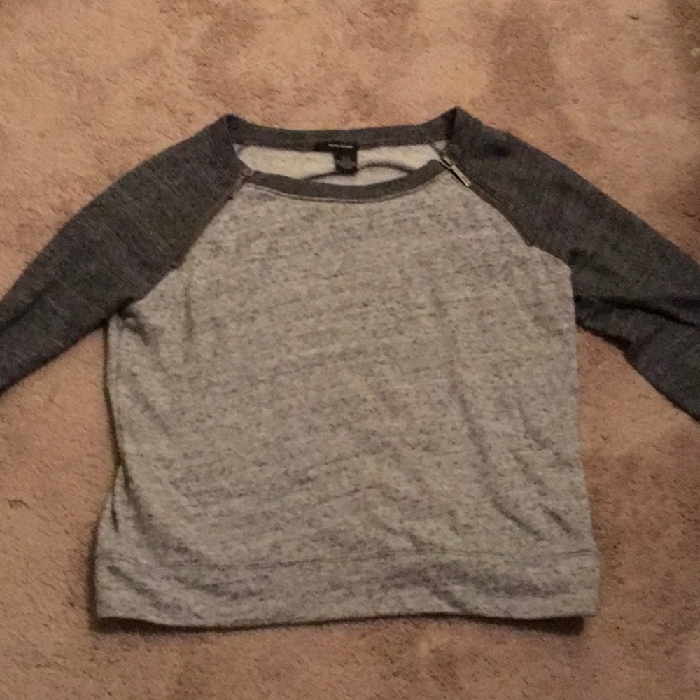DKNY JEANS top great to wear with a scarf